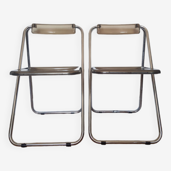 Set of 2 vintage folding chairs