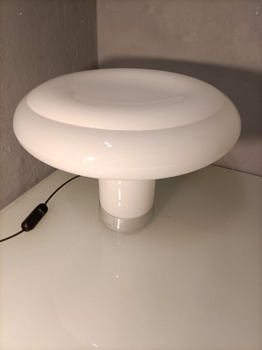 Lampe de table design années 90 modèle Lesbo Angelo Mangiarotti pour Artemide