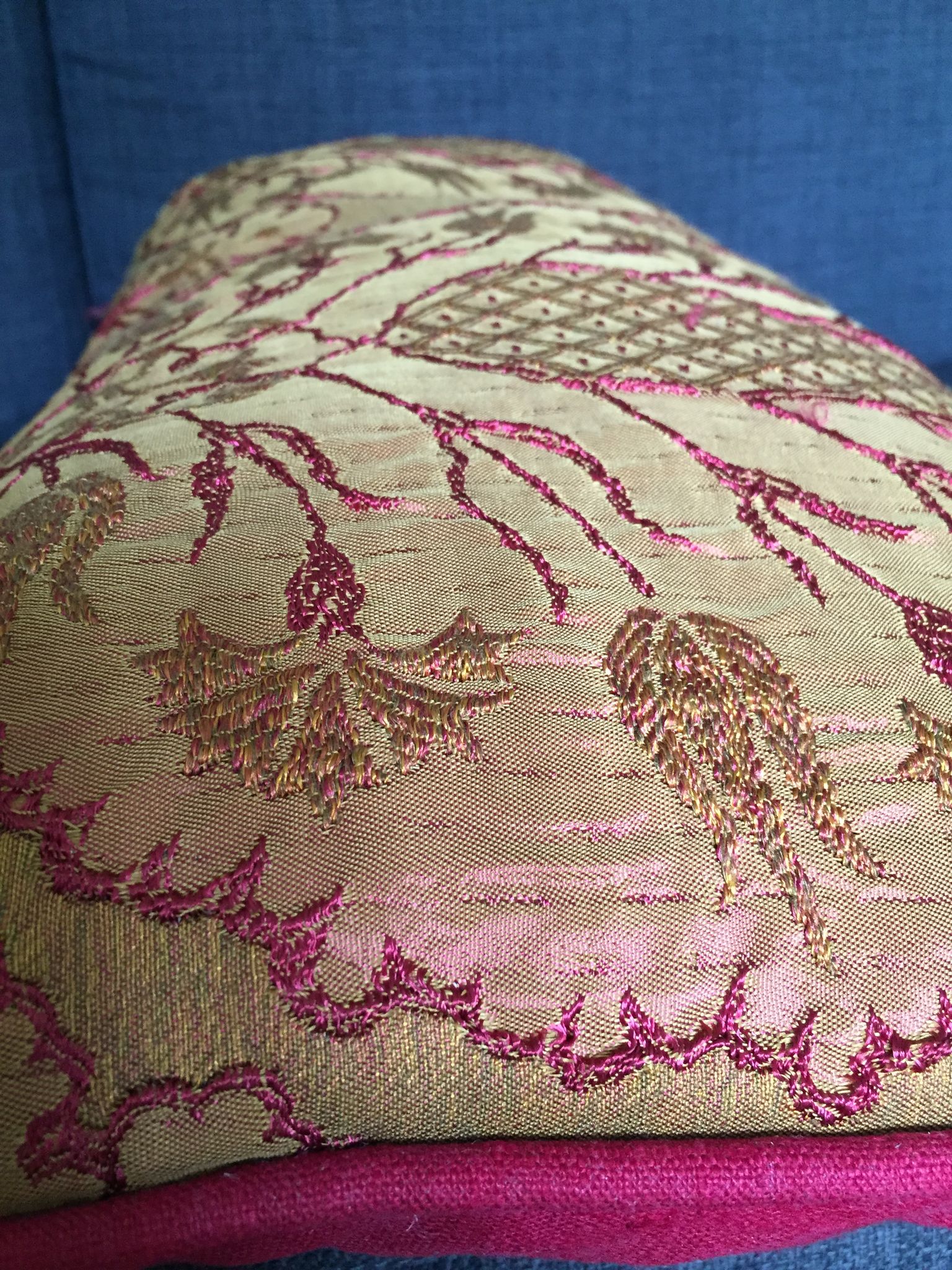 Decorative pillow case in brocade with ottoman turkish 16th century motifs