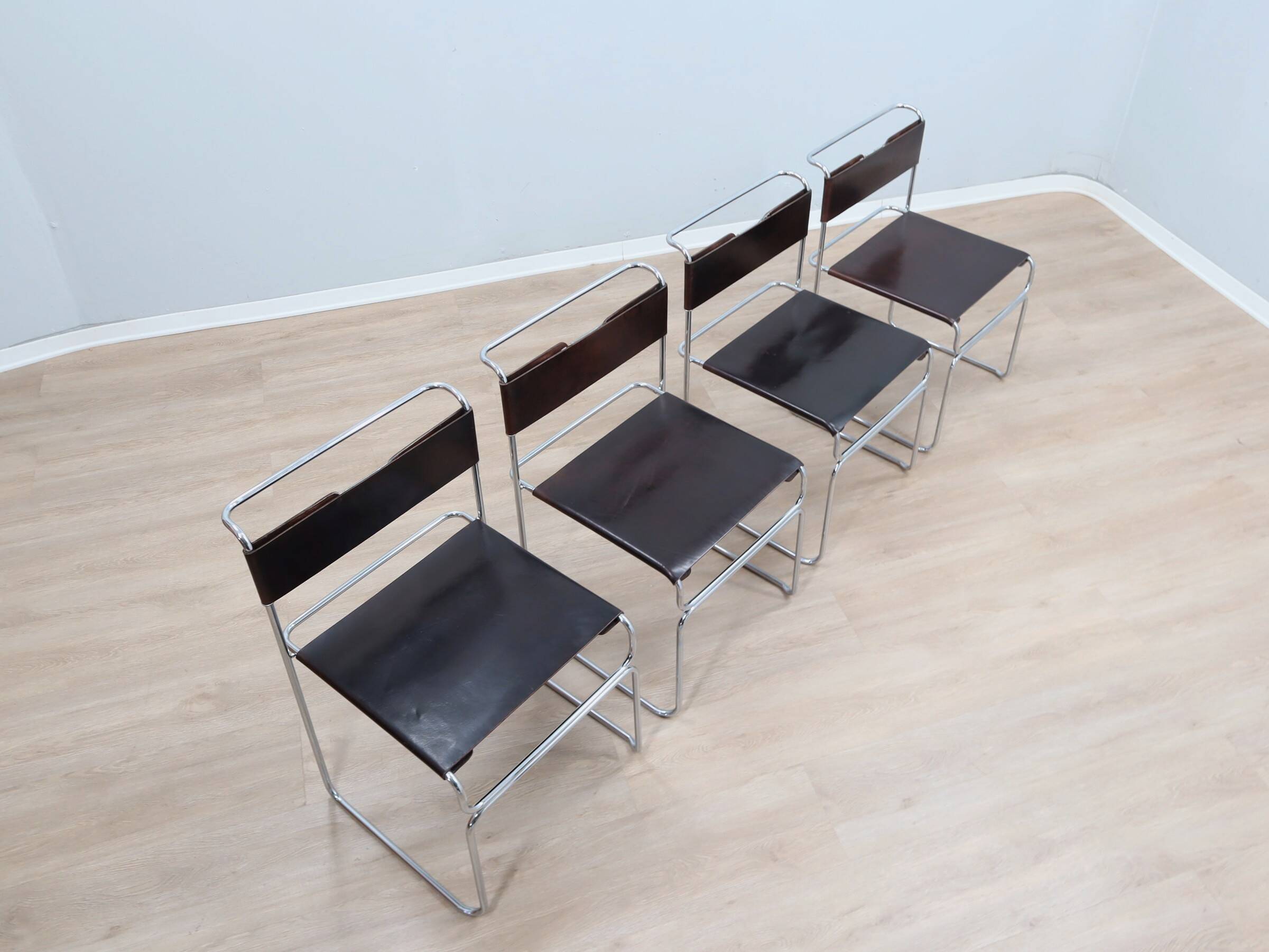 Ensemble de 4 chaises Giovanni Carini "Libellula" pour Planula, Italie, années 1970.