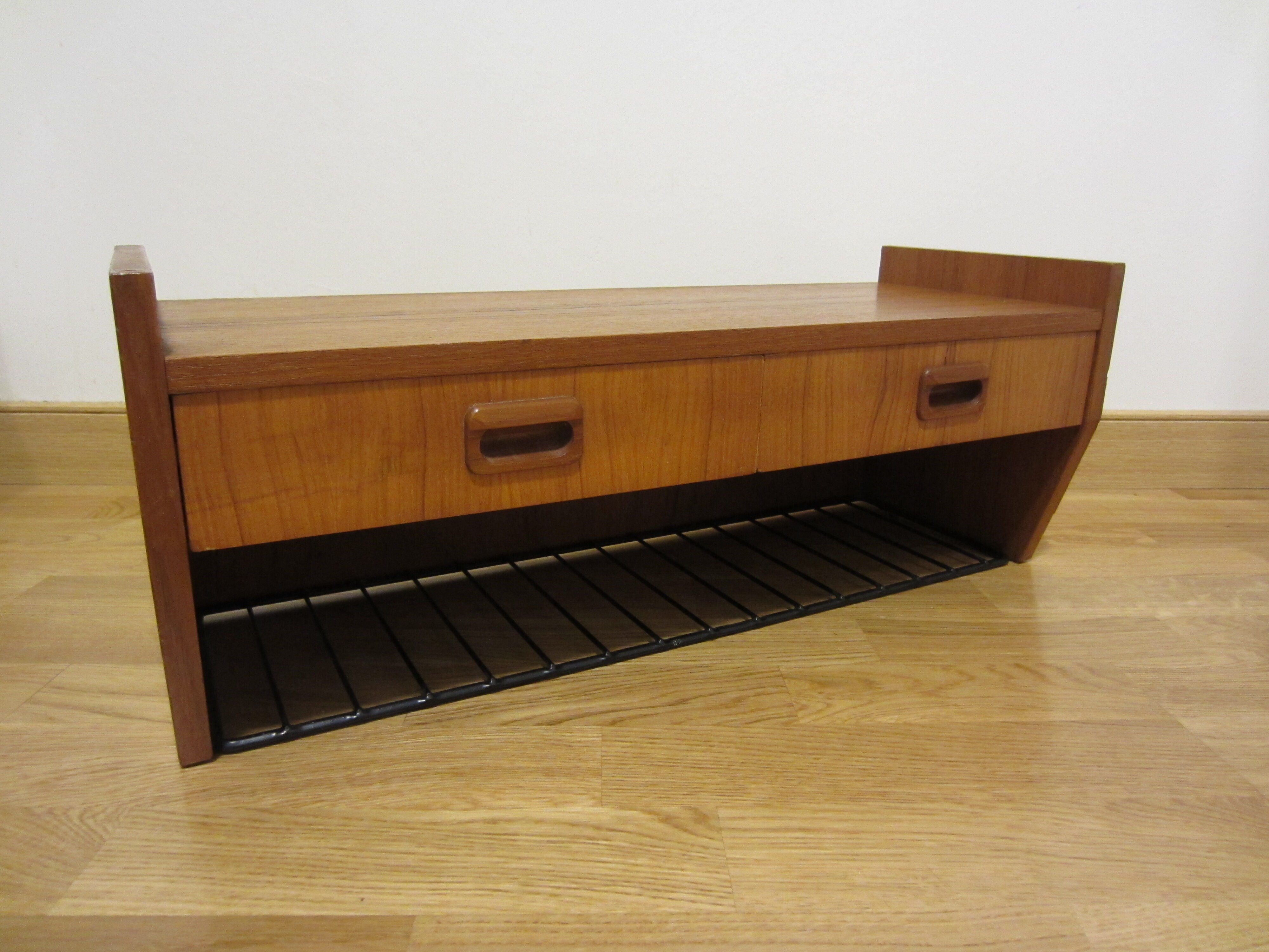 Étagère murale scandinave