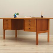 Bureau en frêne, design danois, années 1960, designer : Svend Age Madsen