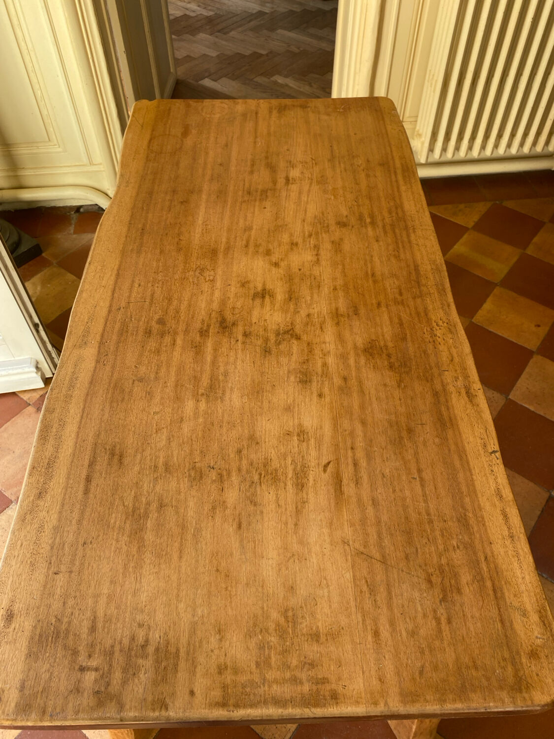 Farm table