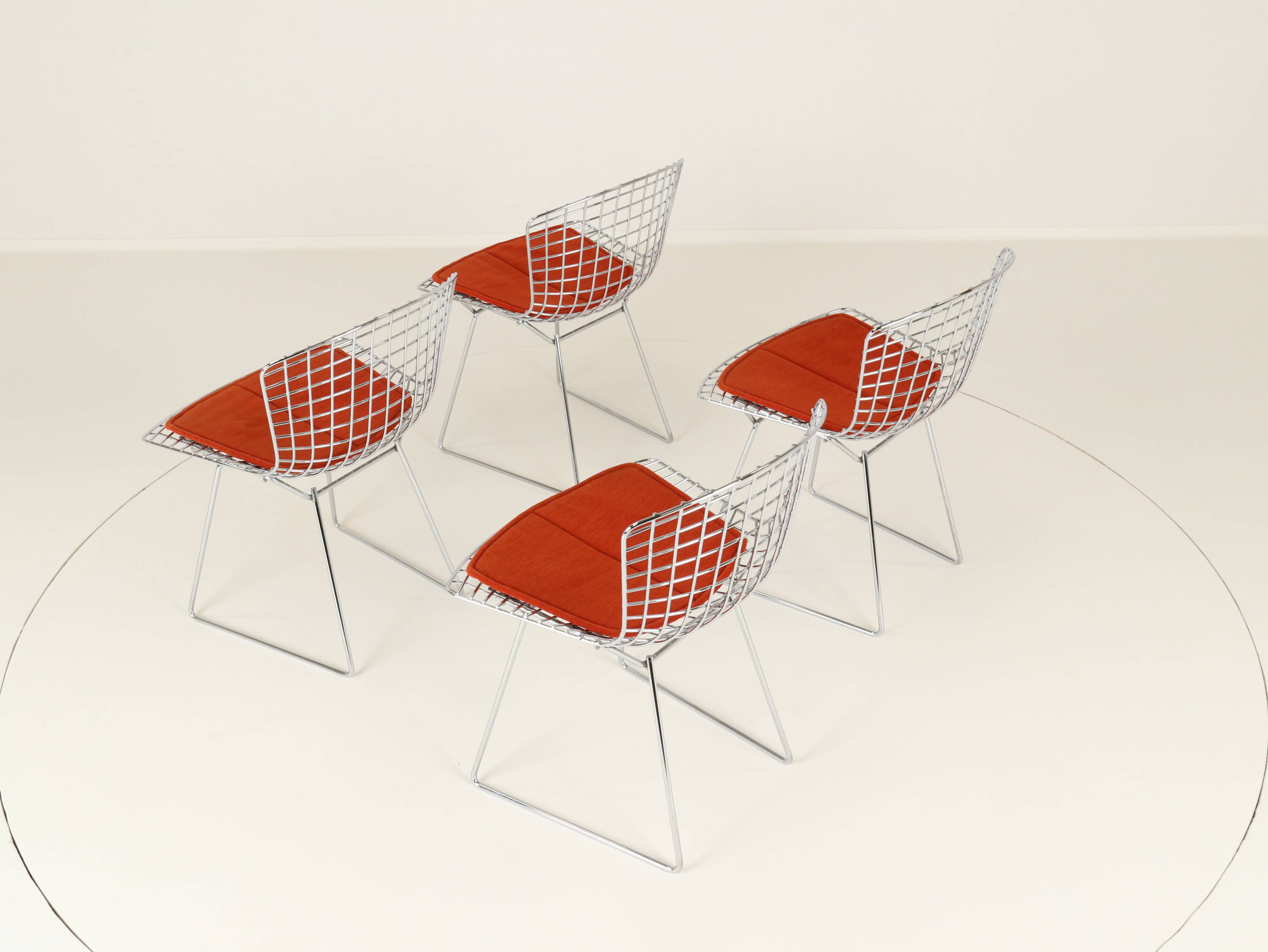 Set of four Model 420C dining chairs designed by Harry Bertoia for Knoll International, USA, 1960s