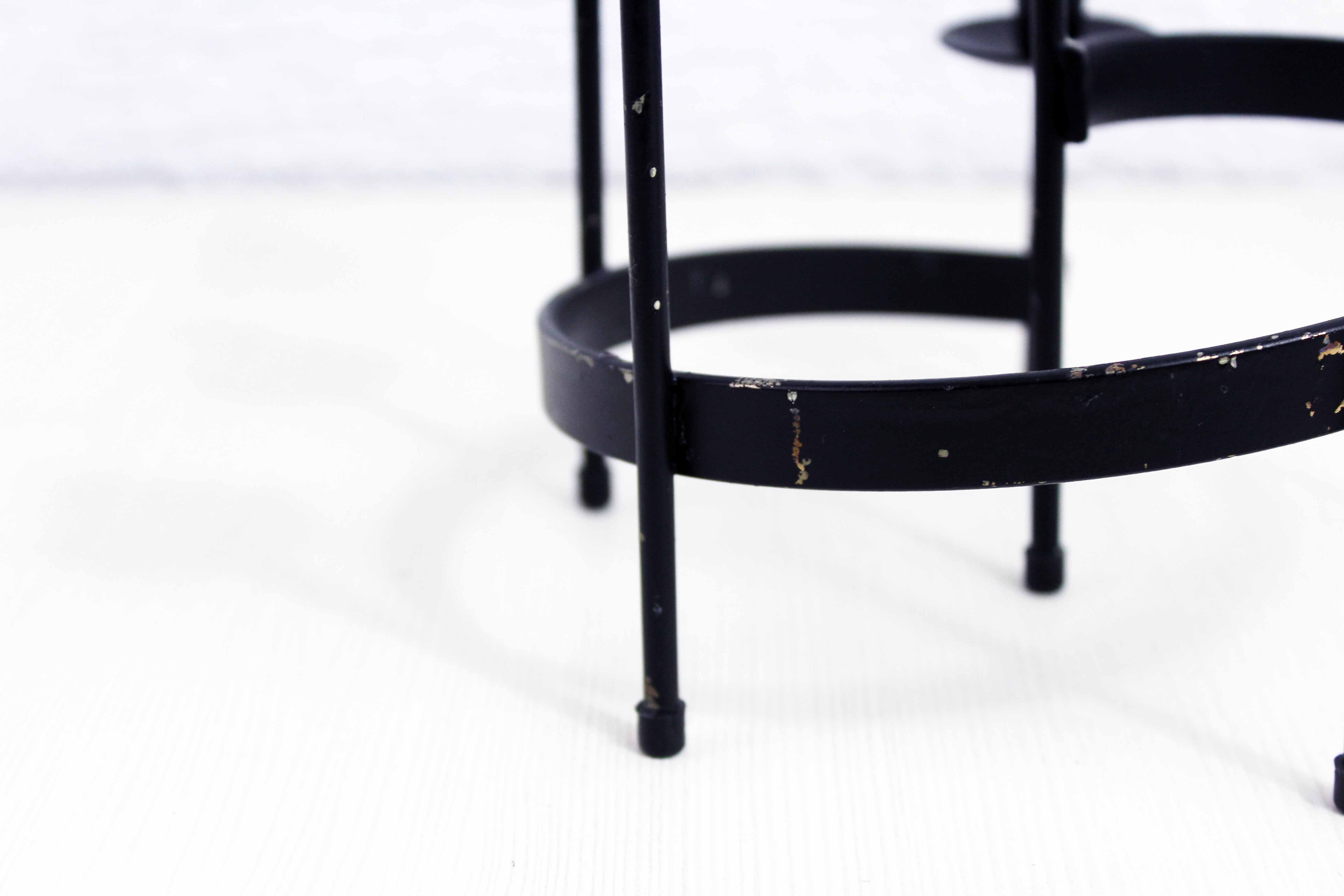 Scandinavian candle holder