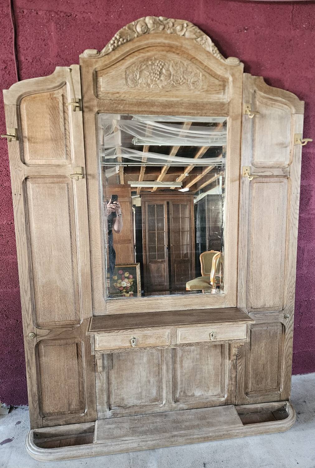 Antique oak entrance hall wardrobe. Mirror. Early 20th century.