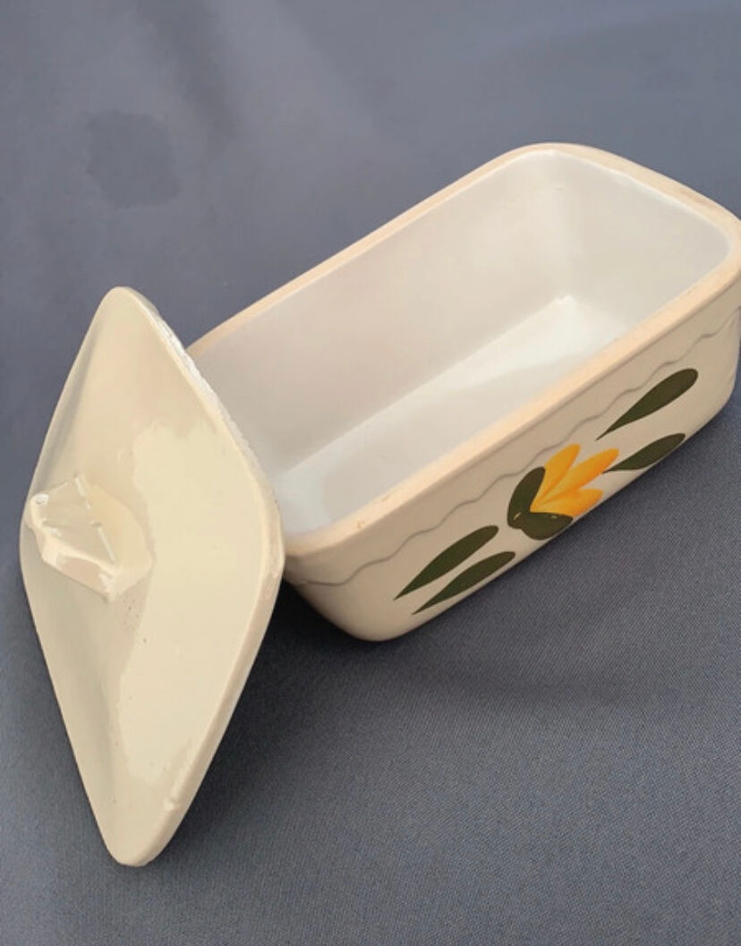 Butter dish with ceramic lid decoration flowers
