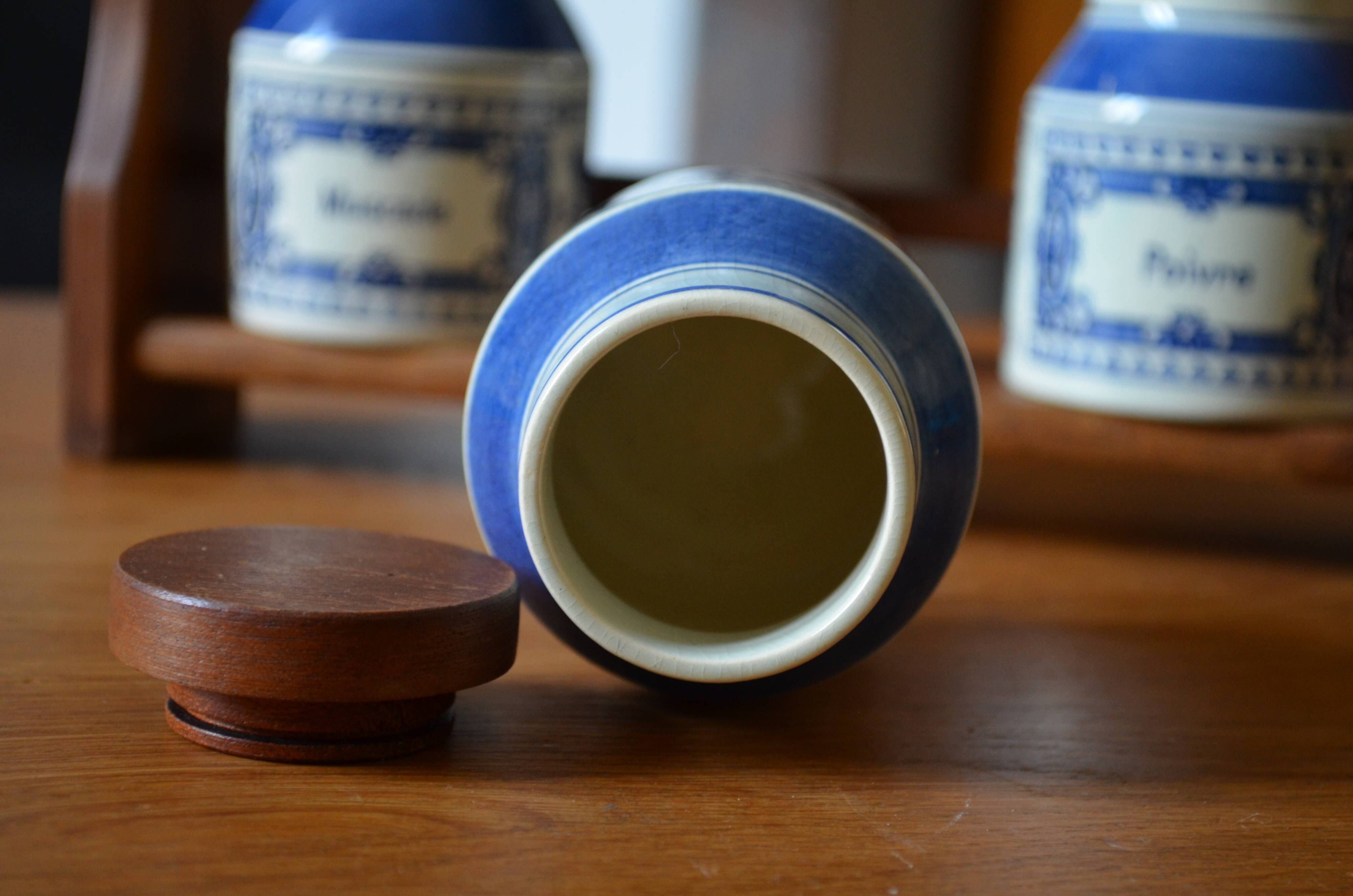 Delft earthenware grocer