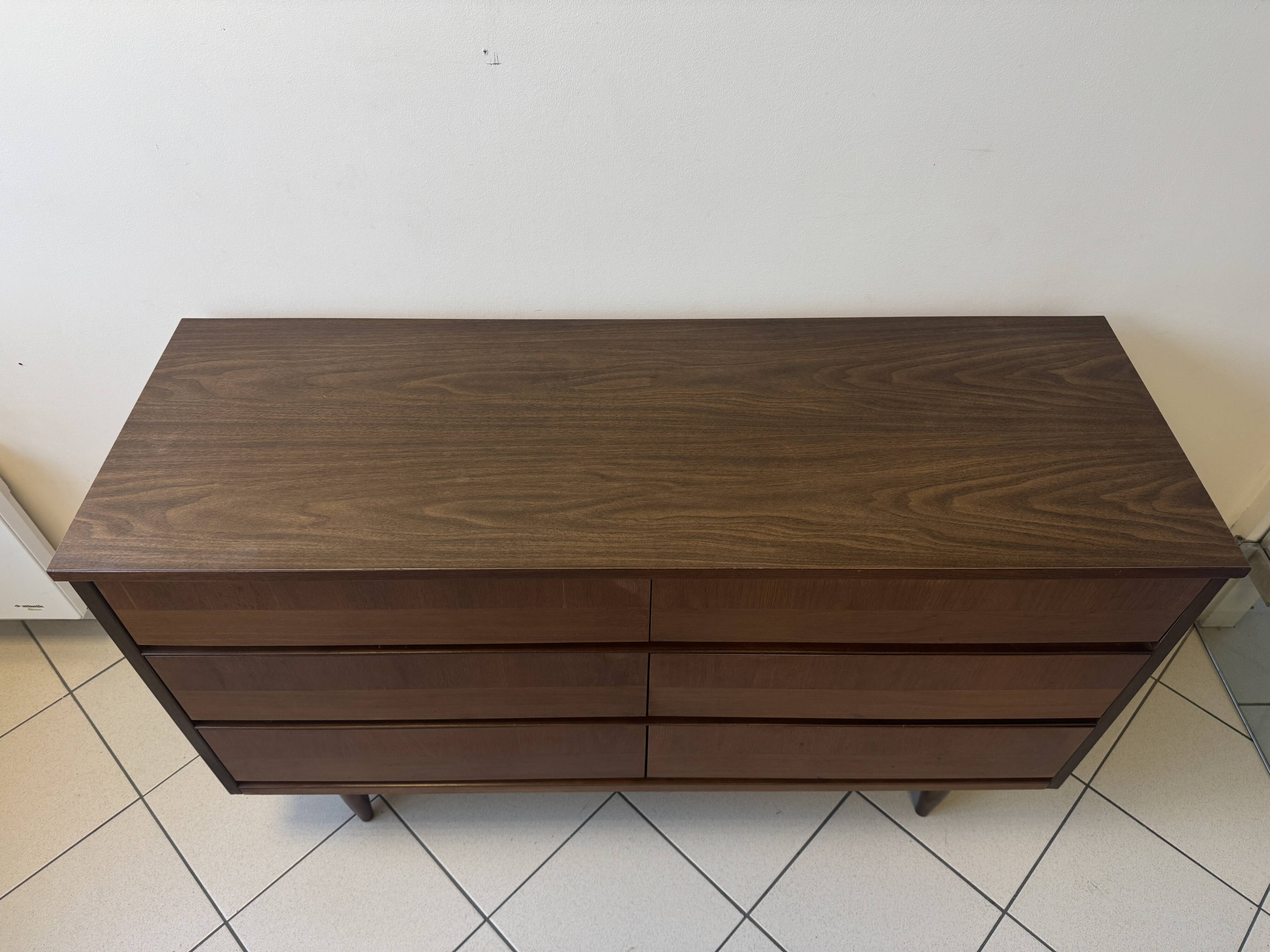 6-drawer Scandinavian style chest of drawers