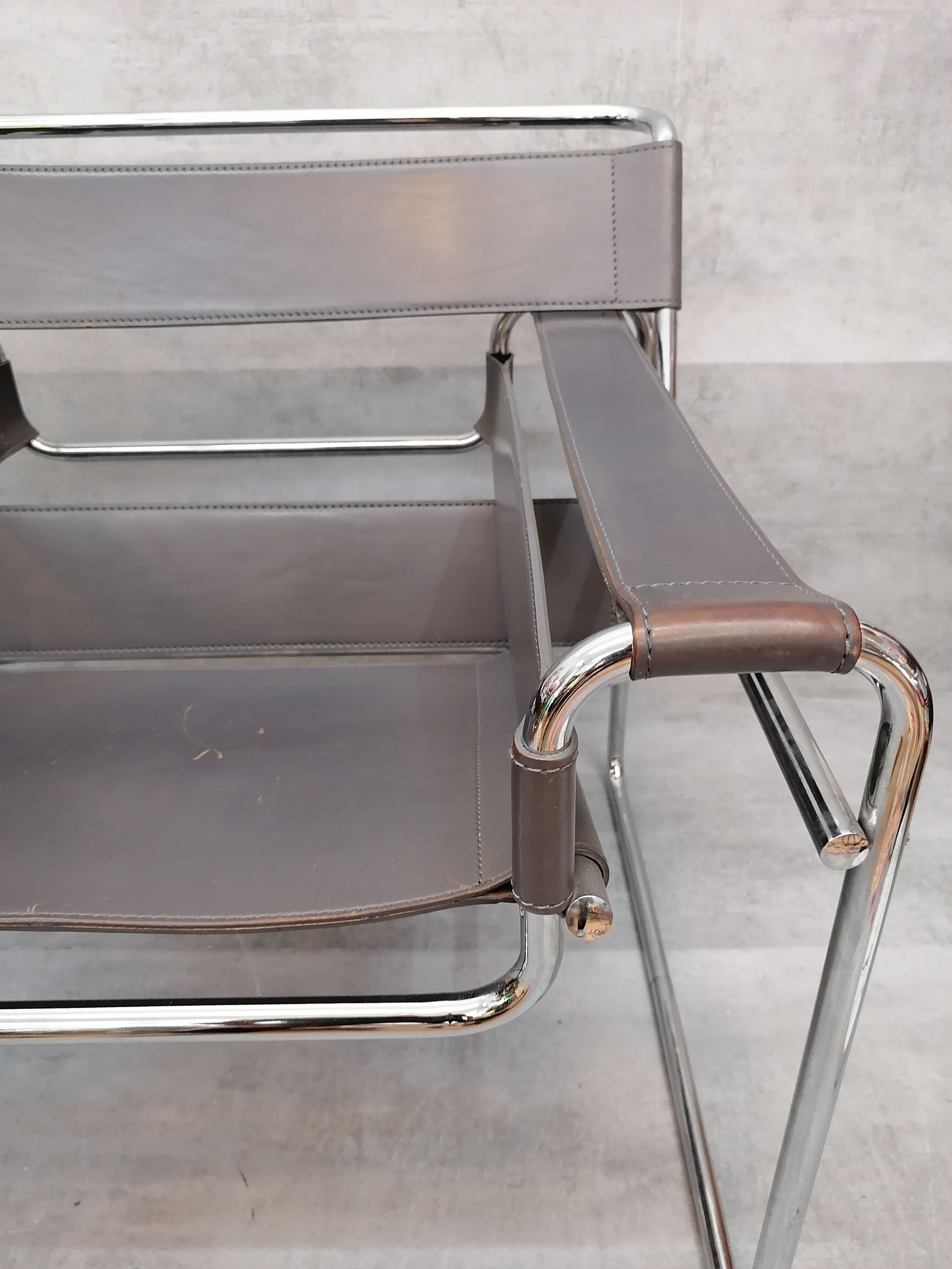 Marcel Breuer Wassily  grey leather B3 Chairs 1980s Italy