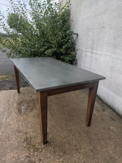 Grande table dessus zinc