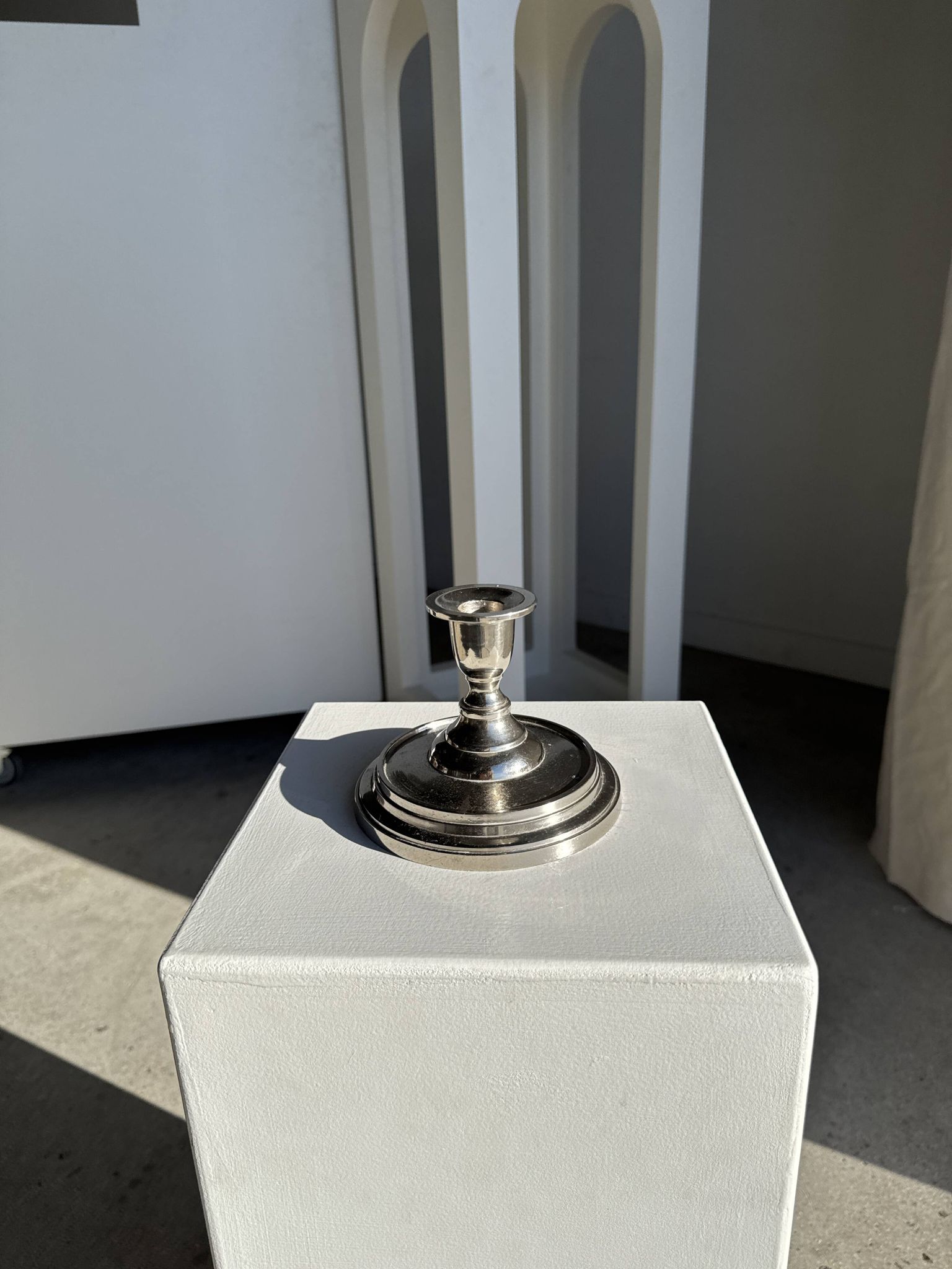 Small shiny silver-plated candlestick H11 D13