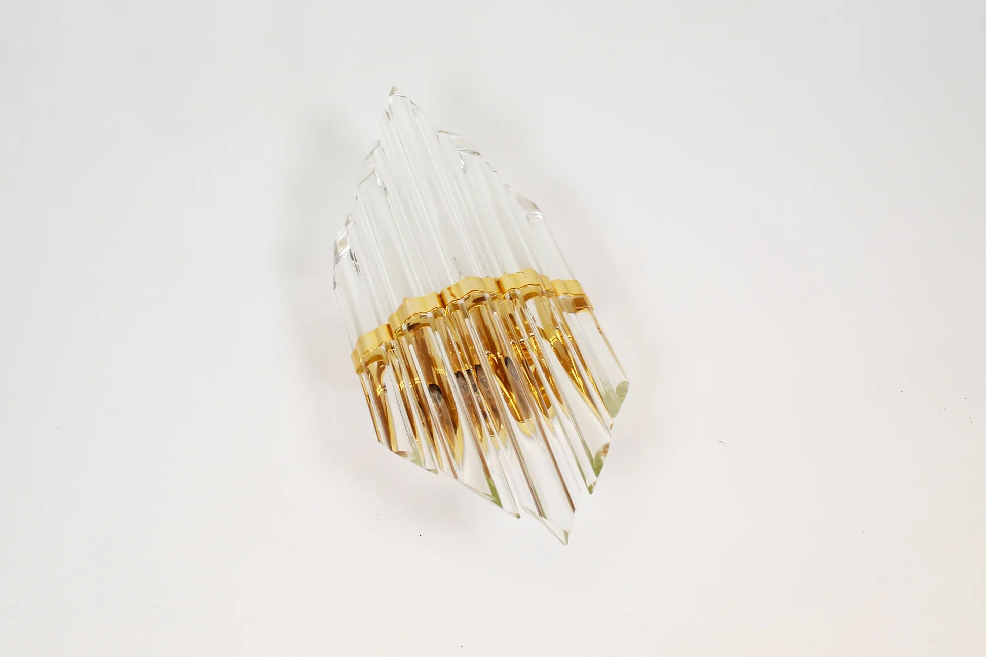1980s wall lamp in gilded brass and crystal glass by Novaresi Milano