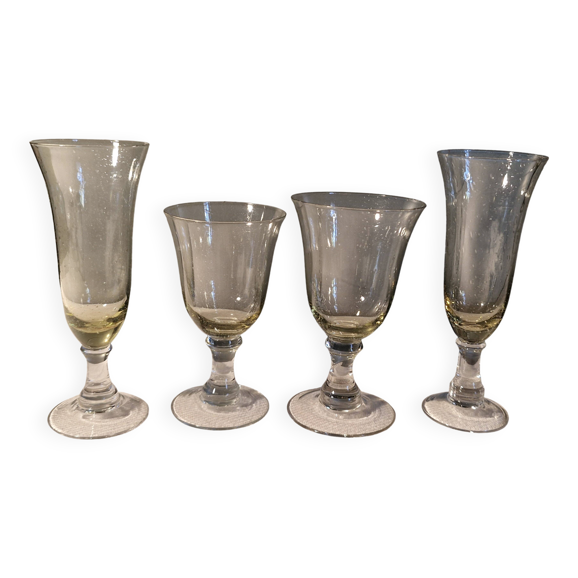 4 old blown glasses, 2 champagne flutes, 2 glasses