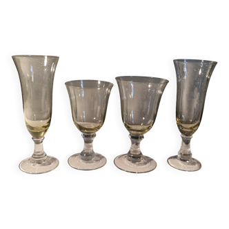 4 old blown glasses, 2 champagne flutes, 2 glasses