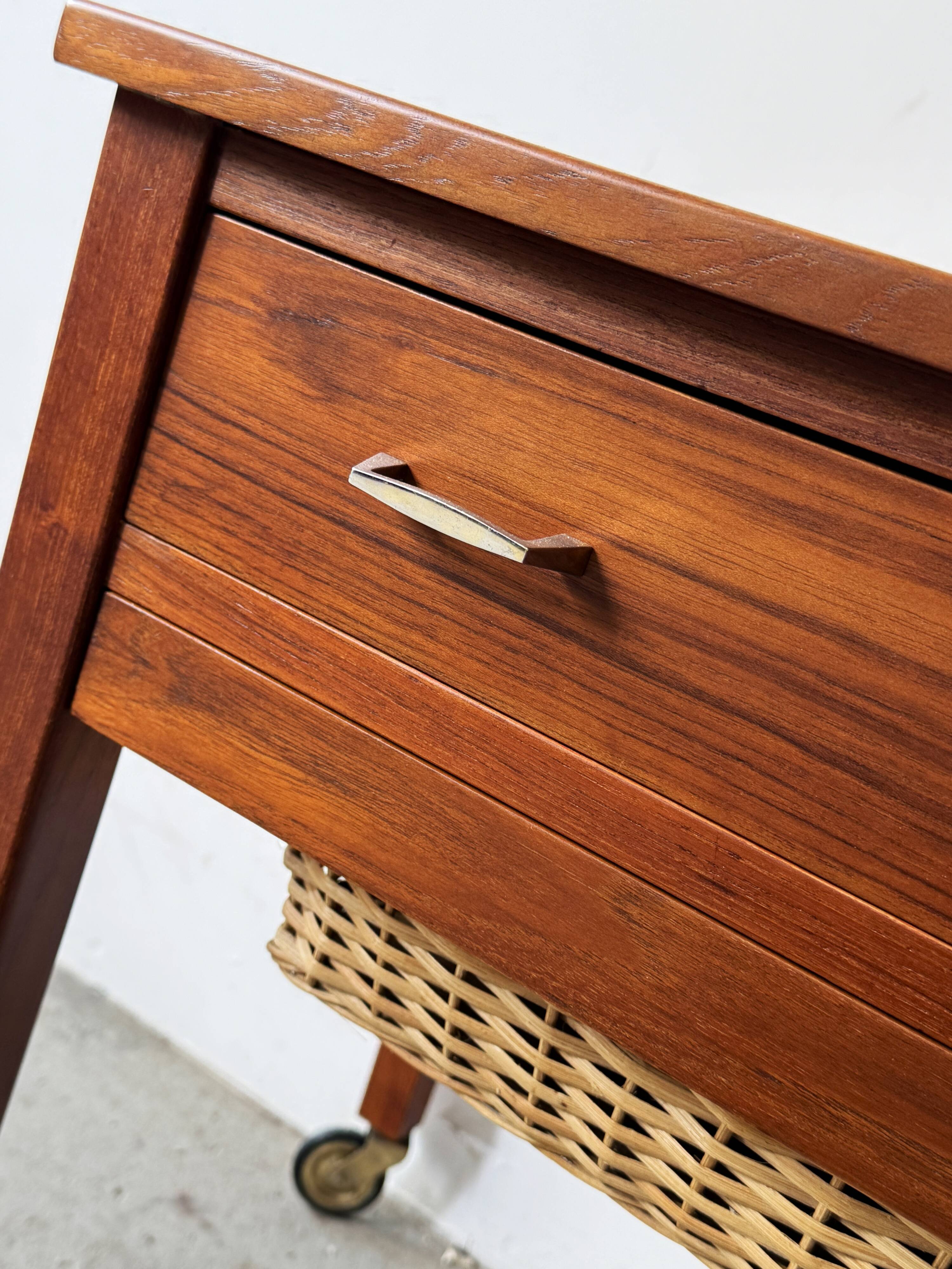 Mobile table/thread stand, Denmark 60s, vintage, mid-c modern