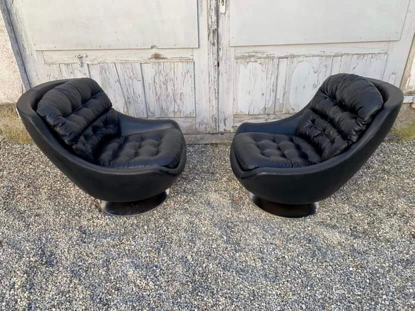 Pair of vintage swivel armchairs in black leather Tulip foot