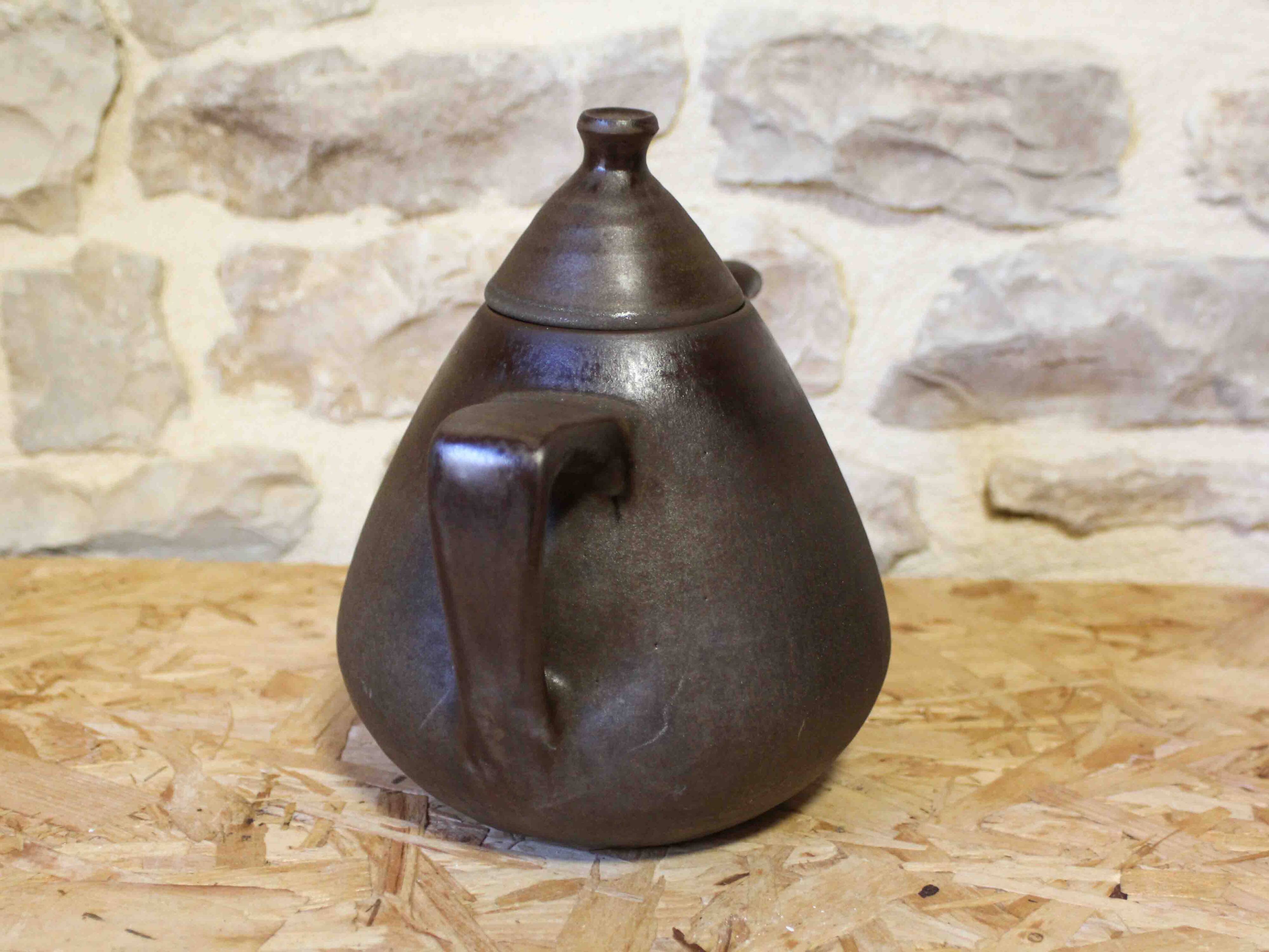 Ceramic teapot by Marc and Nicole Drillon Puisaye