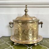 Boîte ou coffret ancien en laiton gravé
