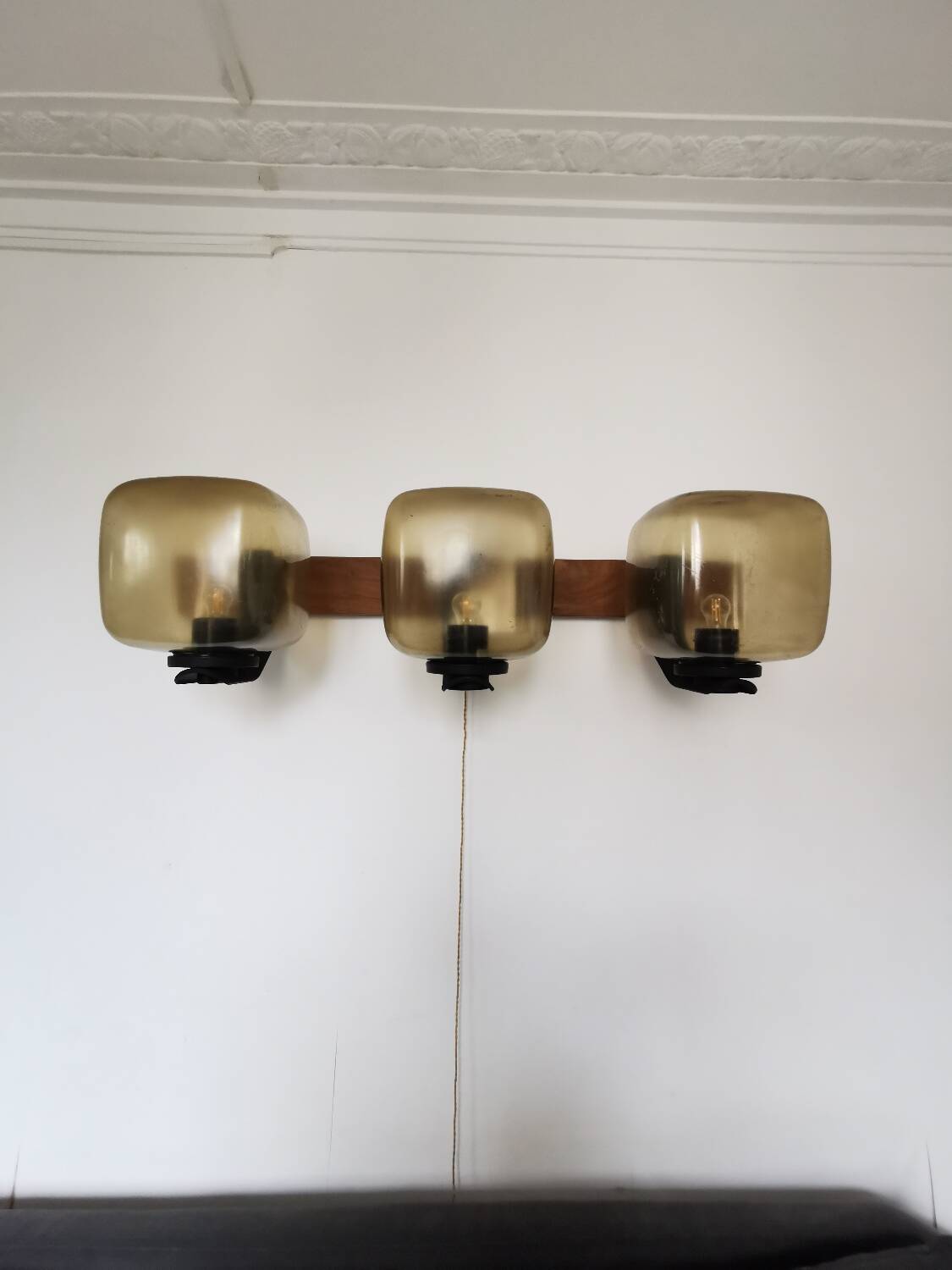 3 appliques Guzzini années 60