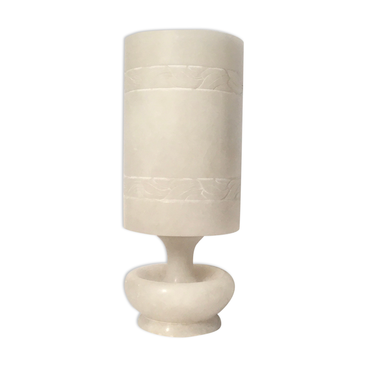 Alabaster lamp with fabric cable and vintage accessories