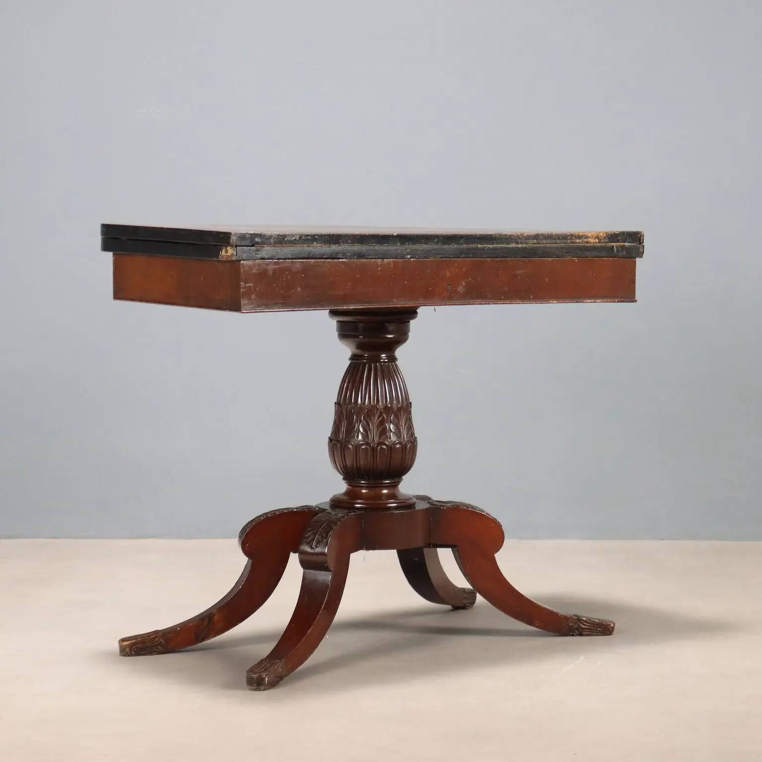 Table de jeu ancienne en acajou, Angleterre, milieu du XIXe siècle