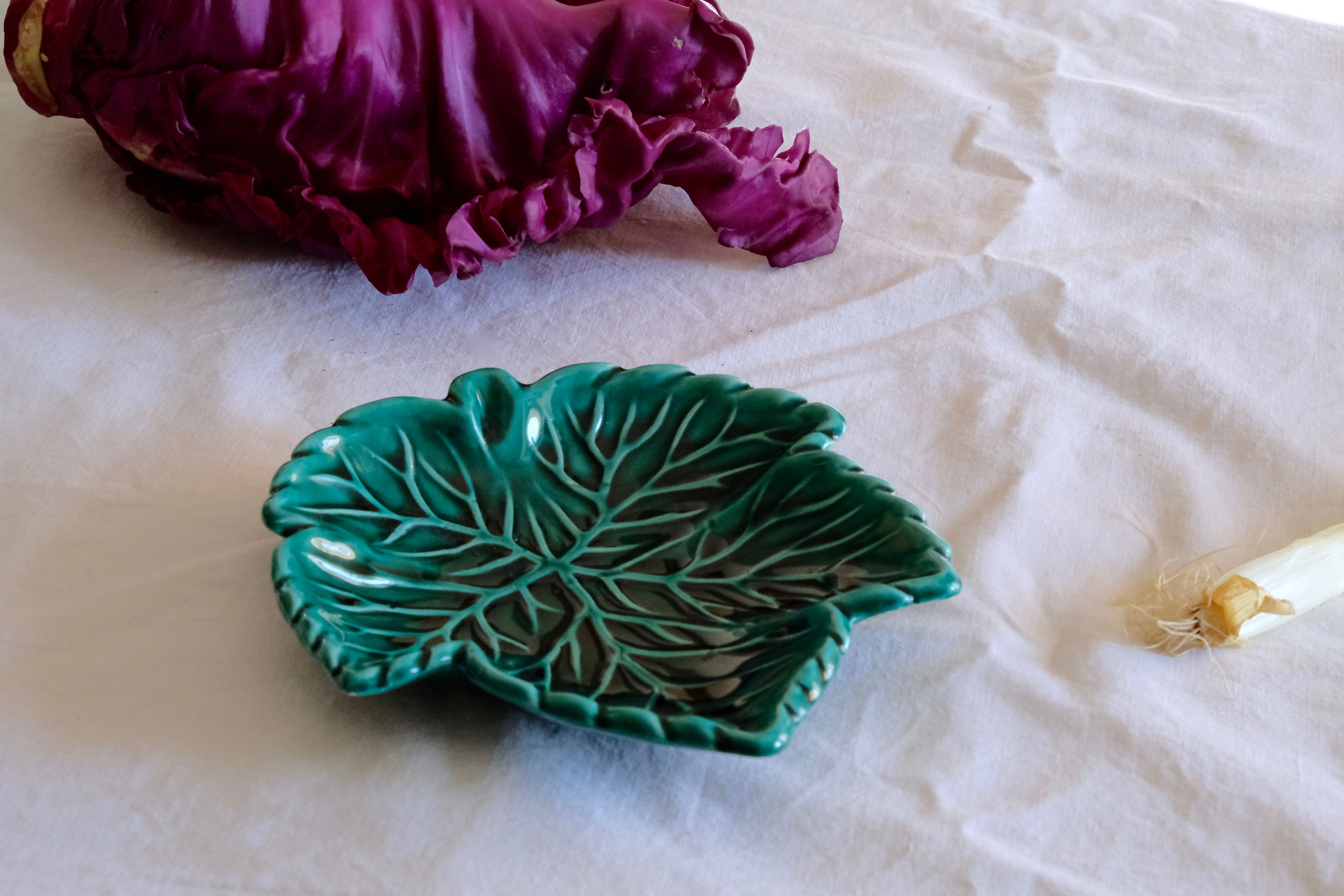 Vallauris vine leaf 1950 dabbling cup