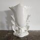 Vase cornet de marié en porcelaine du XIXe siècle
