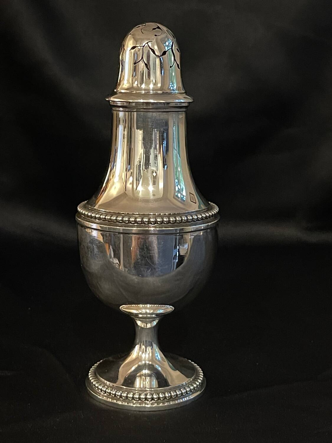 Solid silver sprinkler, neck brace hallmark, very good condition