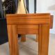 Table de chevet en orme massif – Maison Regain