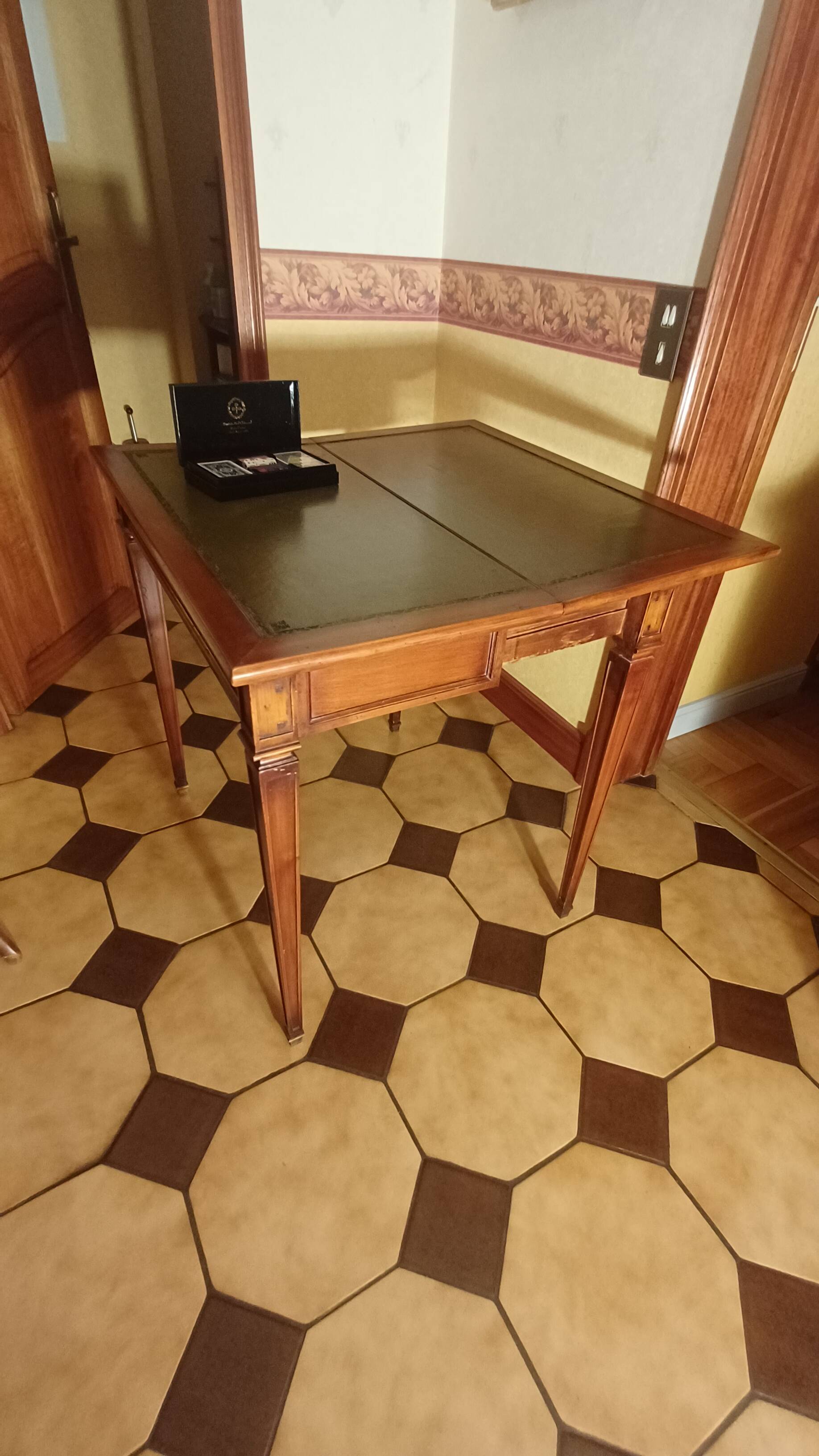 Table de jeux escamotable Louis Philippe