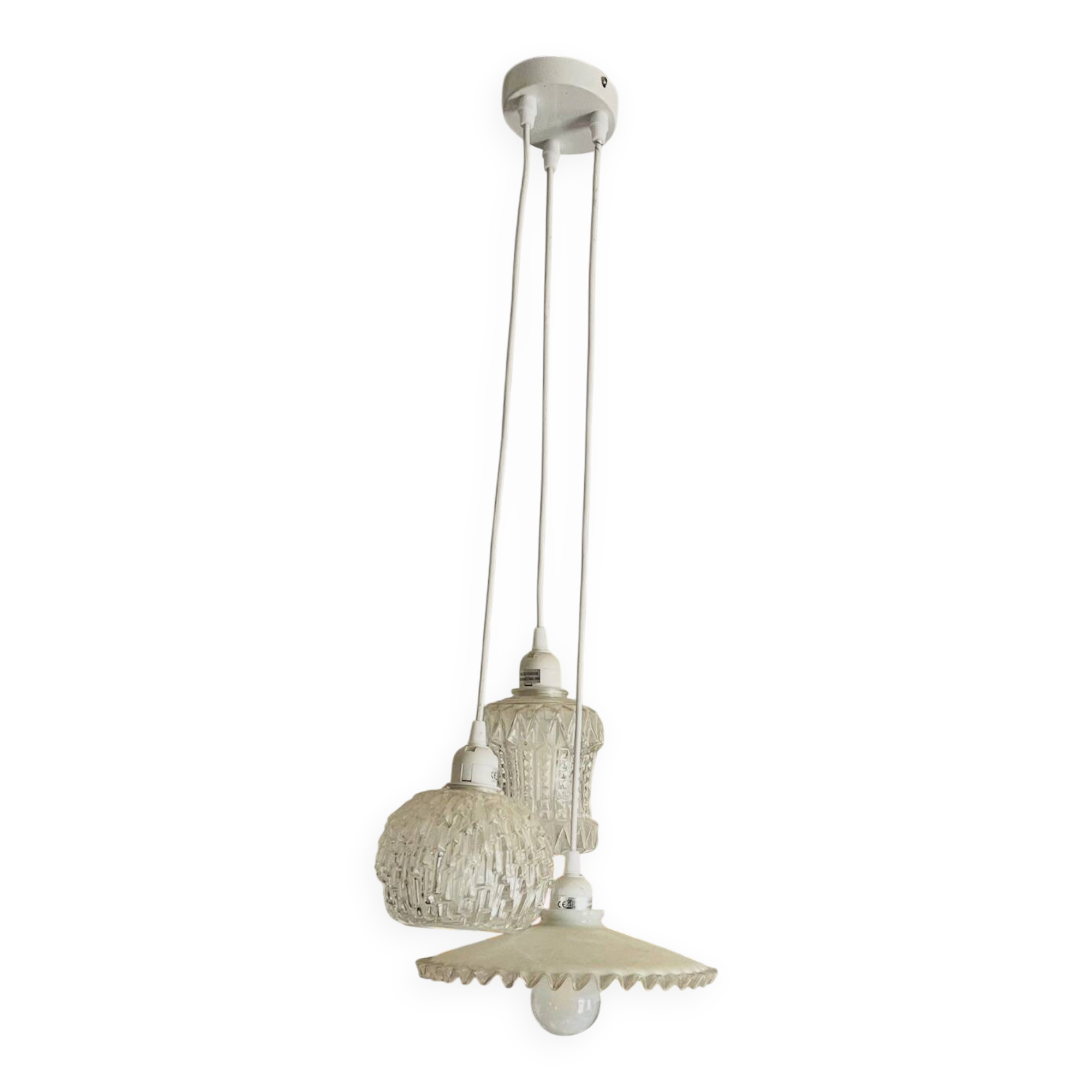 Suspension of 3 vintage globes