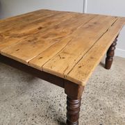 Wooden coffee table with turned legs