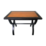 Table en bois orientale
