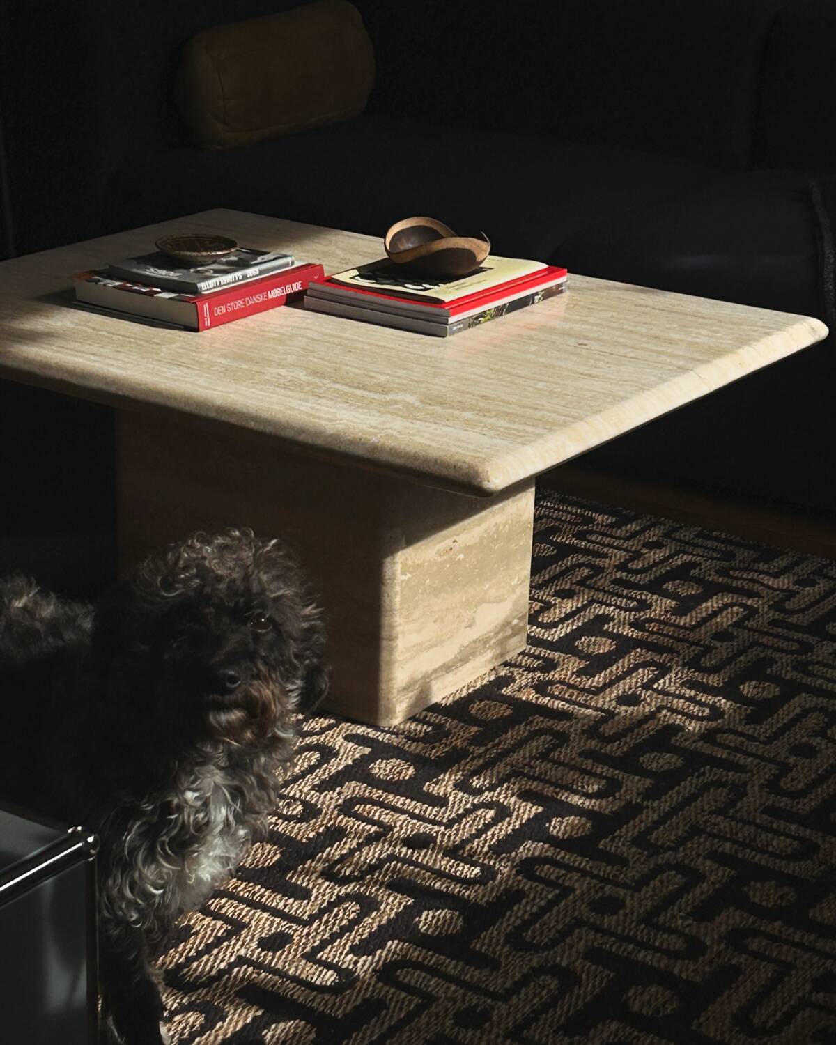 Table basse italienne en travertin du milieu du siècle