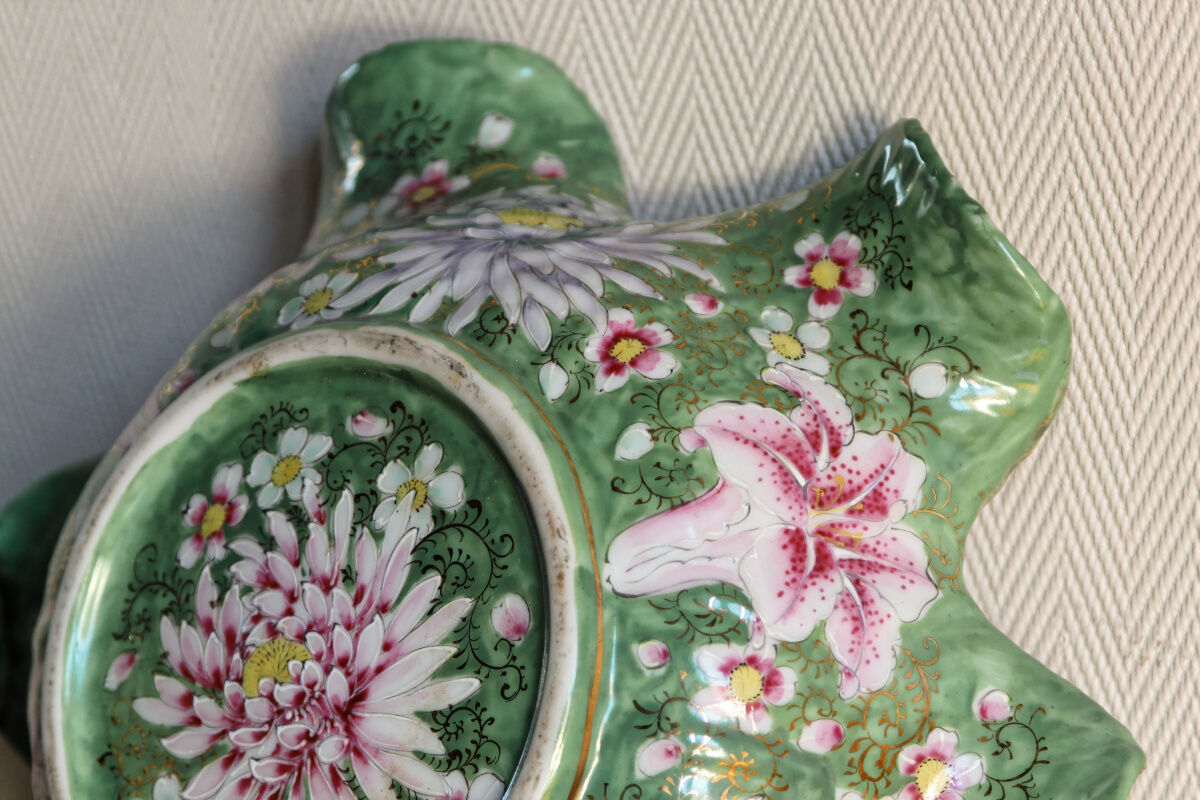 Polylobed earthenware salad bowl