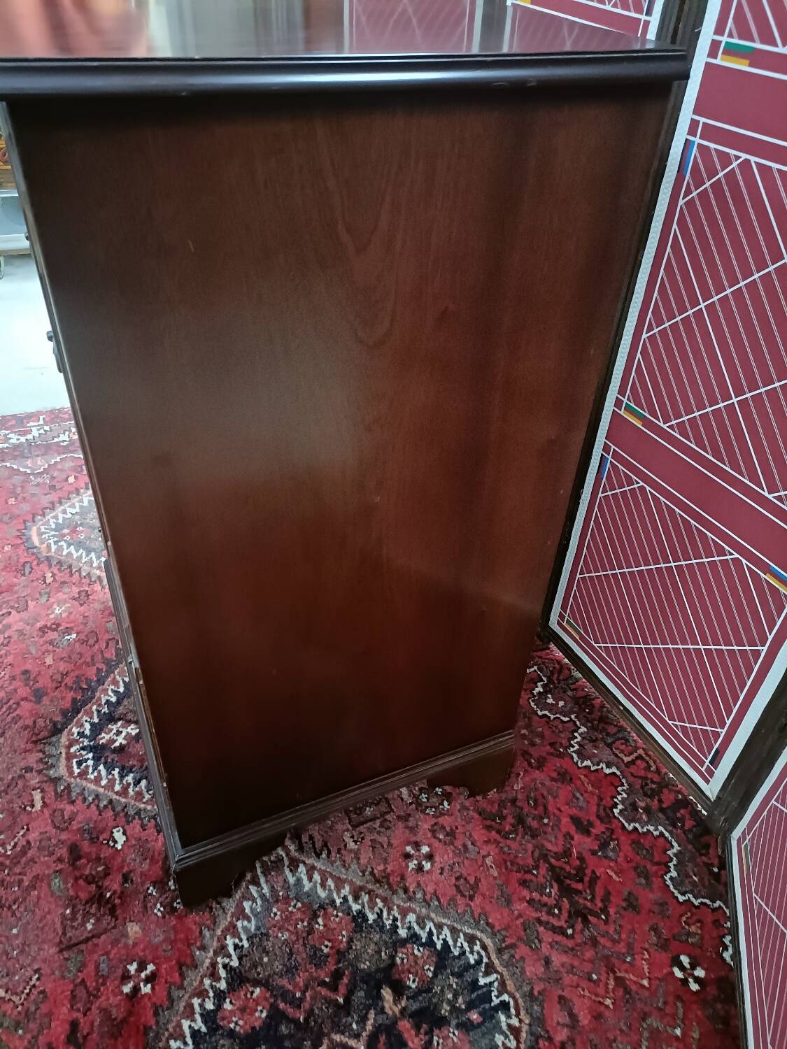 Buffet style anglais en placage acajou avec plateau levable