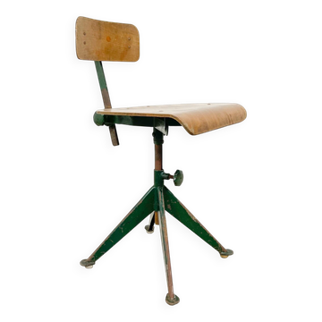 Rare industrial workshop chair by Sormel, inspired by Jean Prouvé.