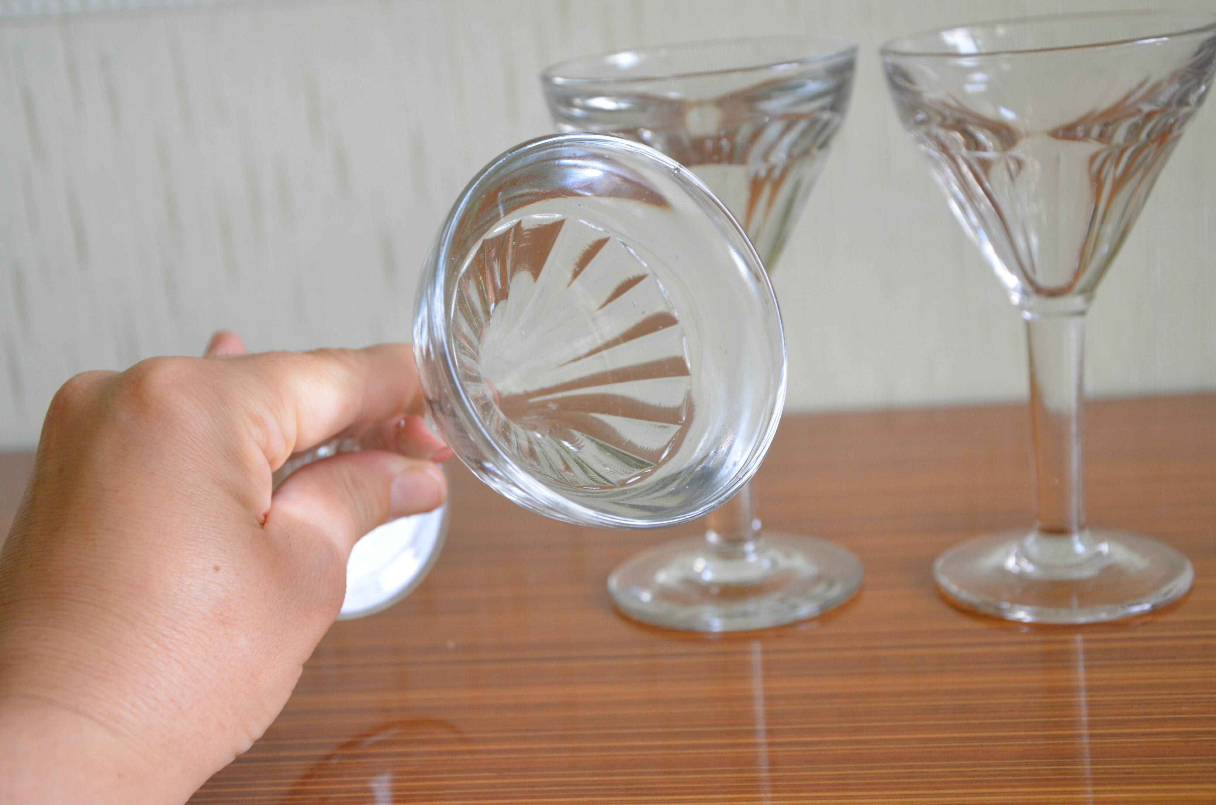 Lot of 4 aperitif glasses dating back to the 1930s