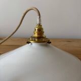 Suspension in white opaline