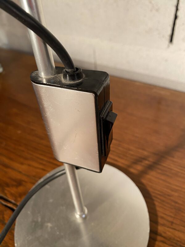 Lampe de bureau rise and fall de peter nelson et ronald home pour conelight