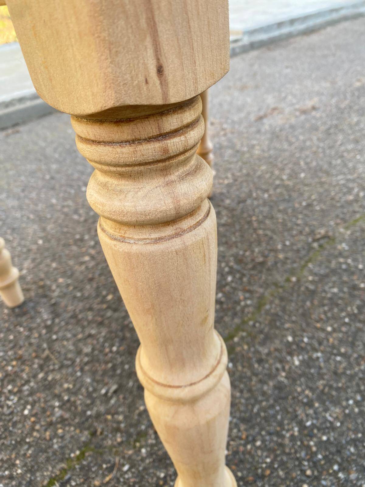 Renovated Louis Philippe round extendable dining table 115cm for 6 people.