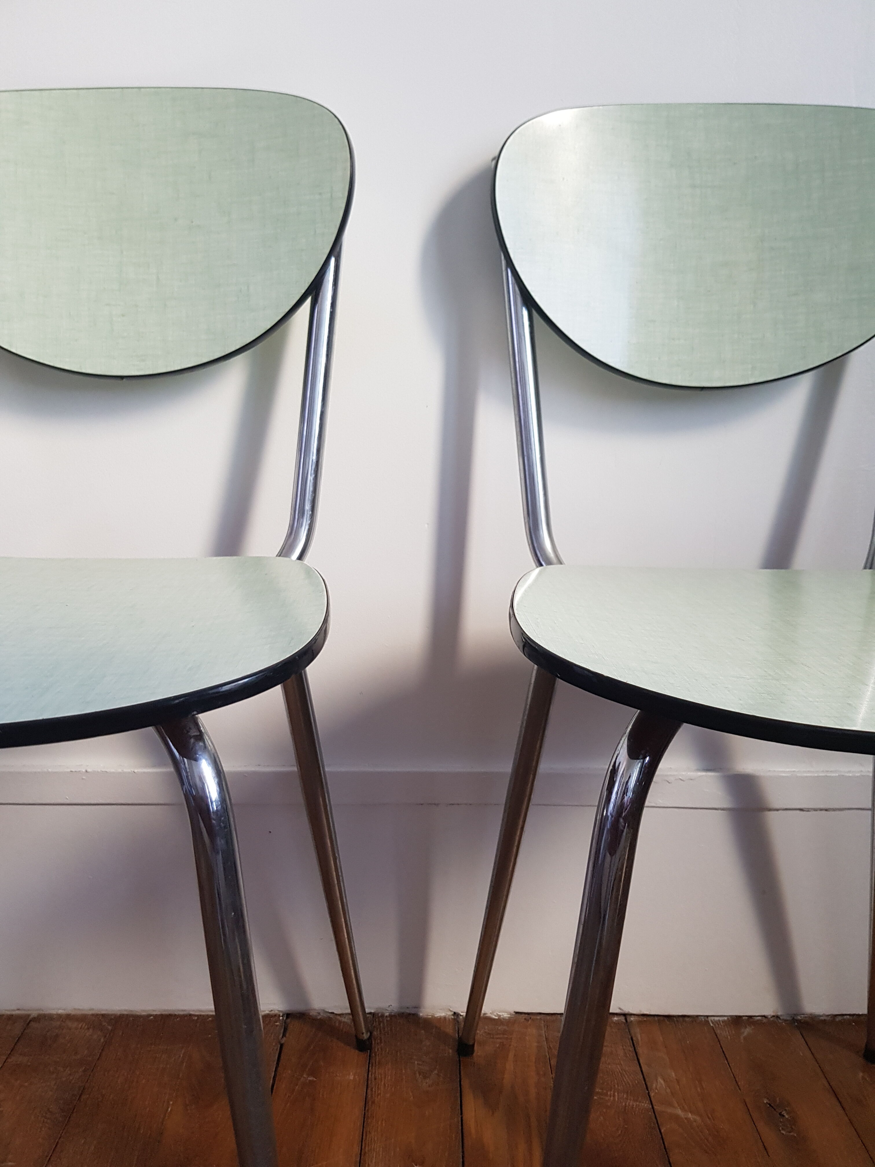 Set of 2 formica chairs