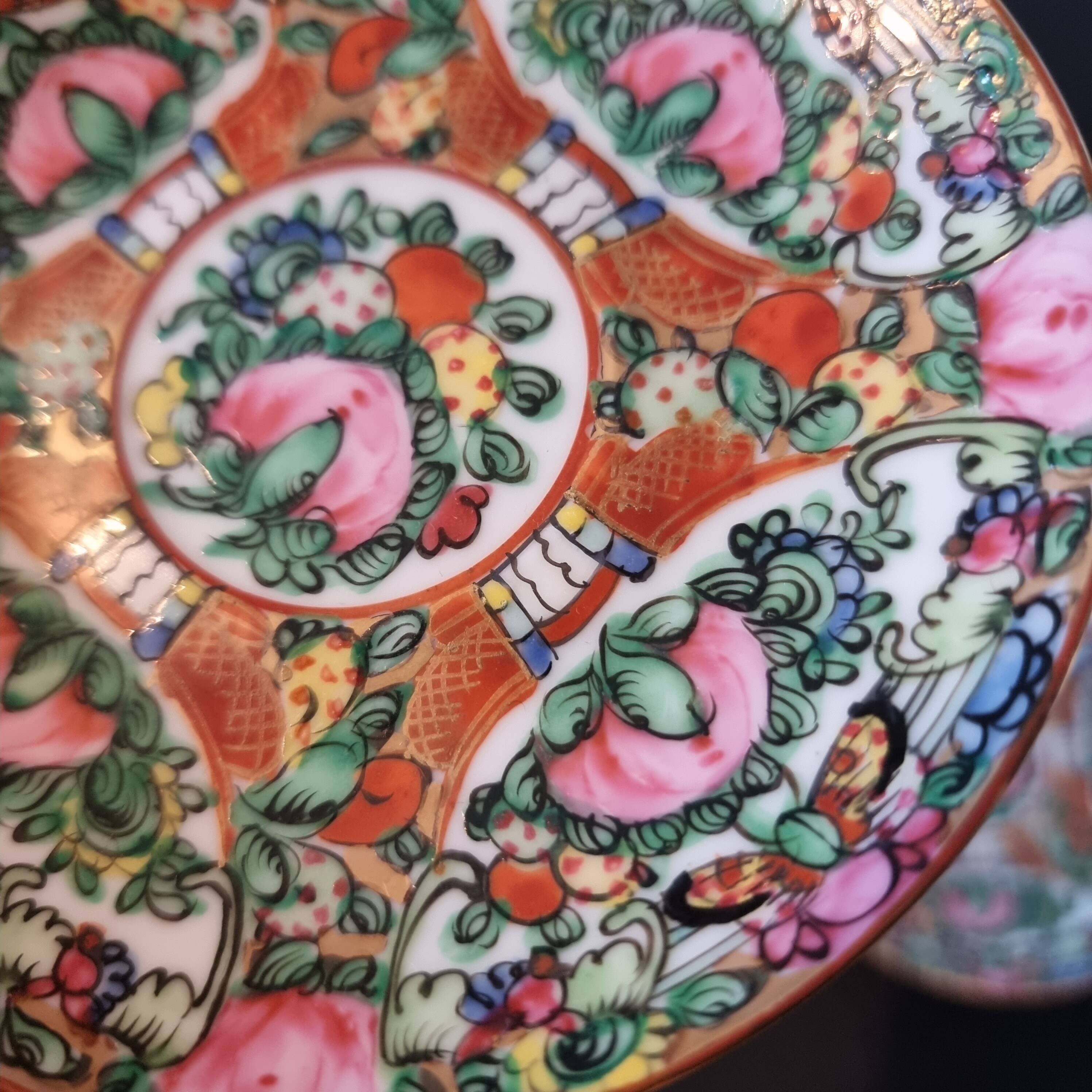 Set of 9 Macau porcelain bread or pasta plates, hand-painted