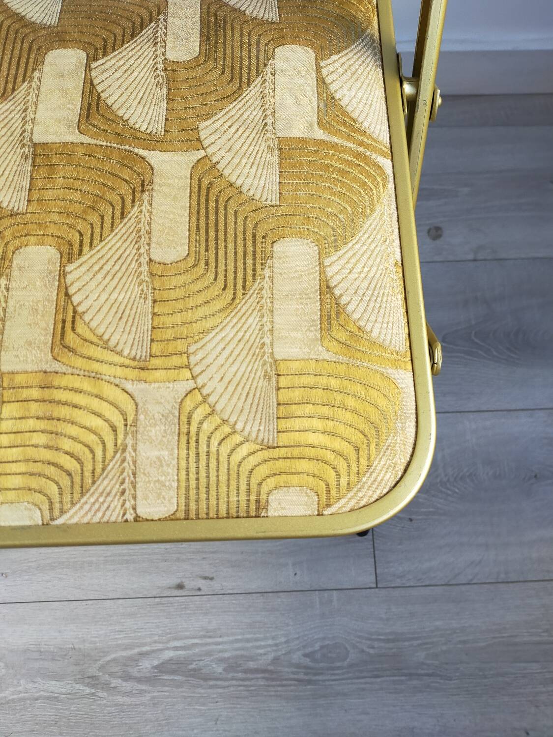 Chaisor folding chair