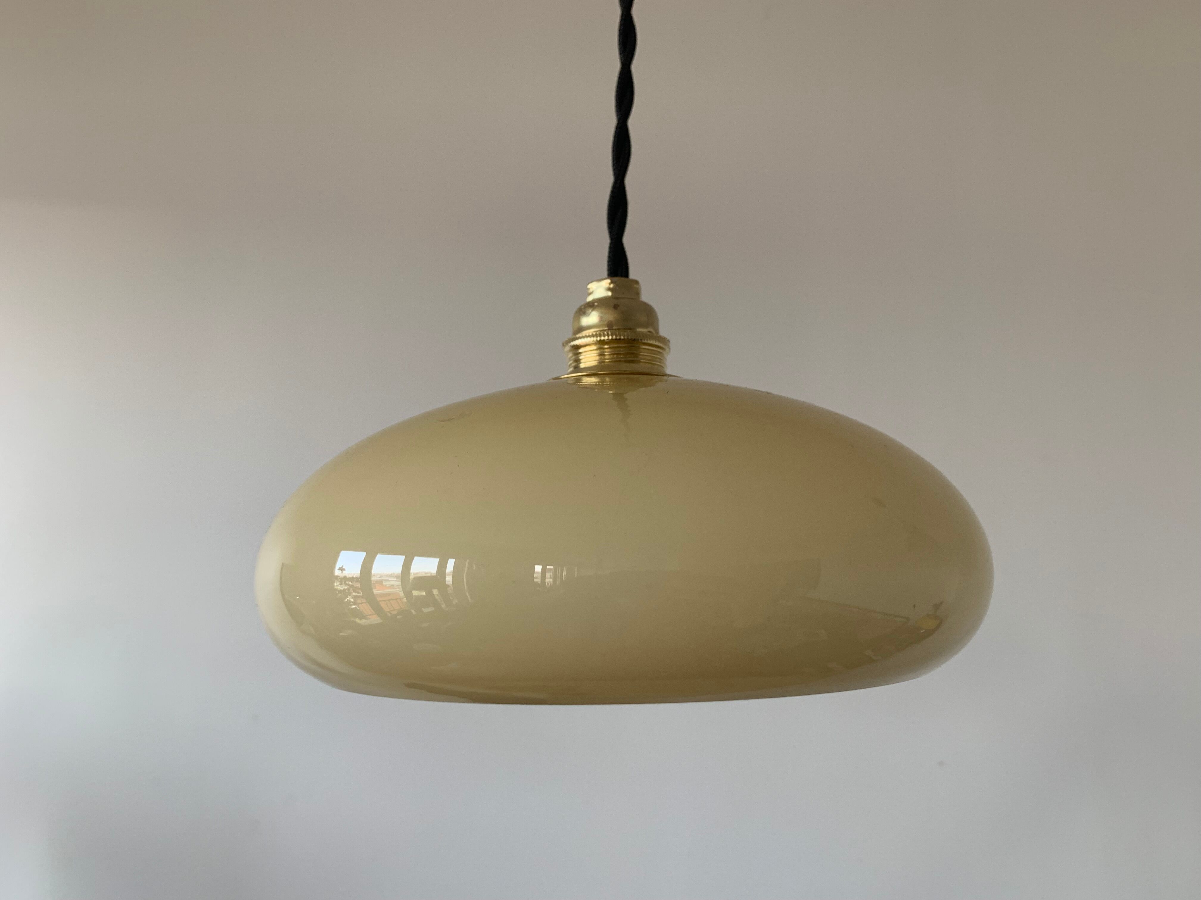 Suspension en verre jaune