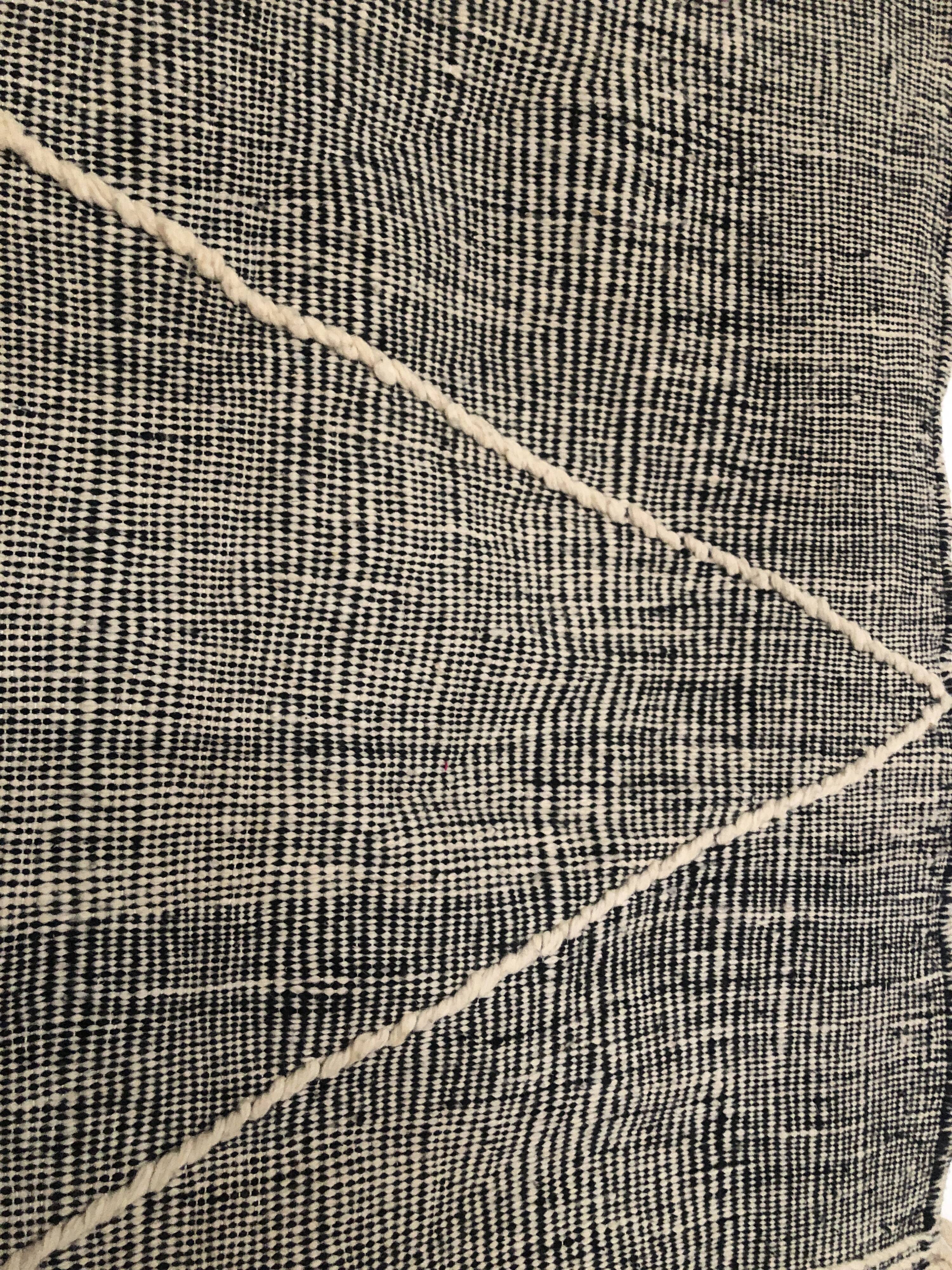 Moroccan Berber carpet Kilim Zanafi black and white 3,36X2.10m