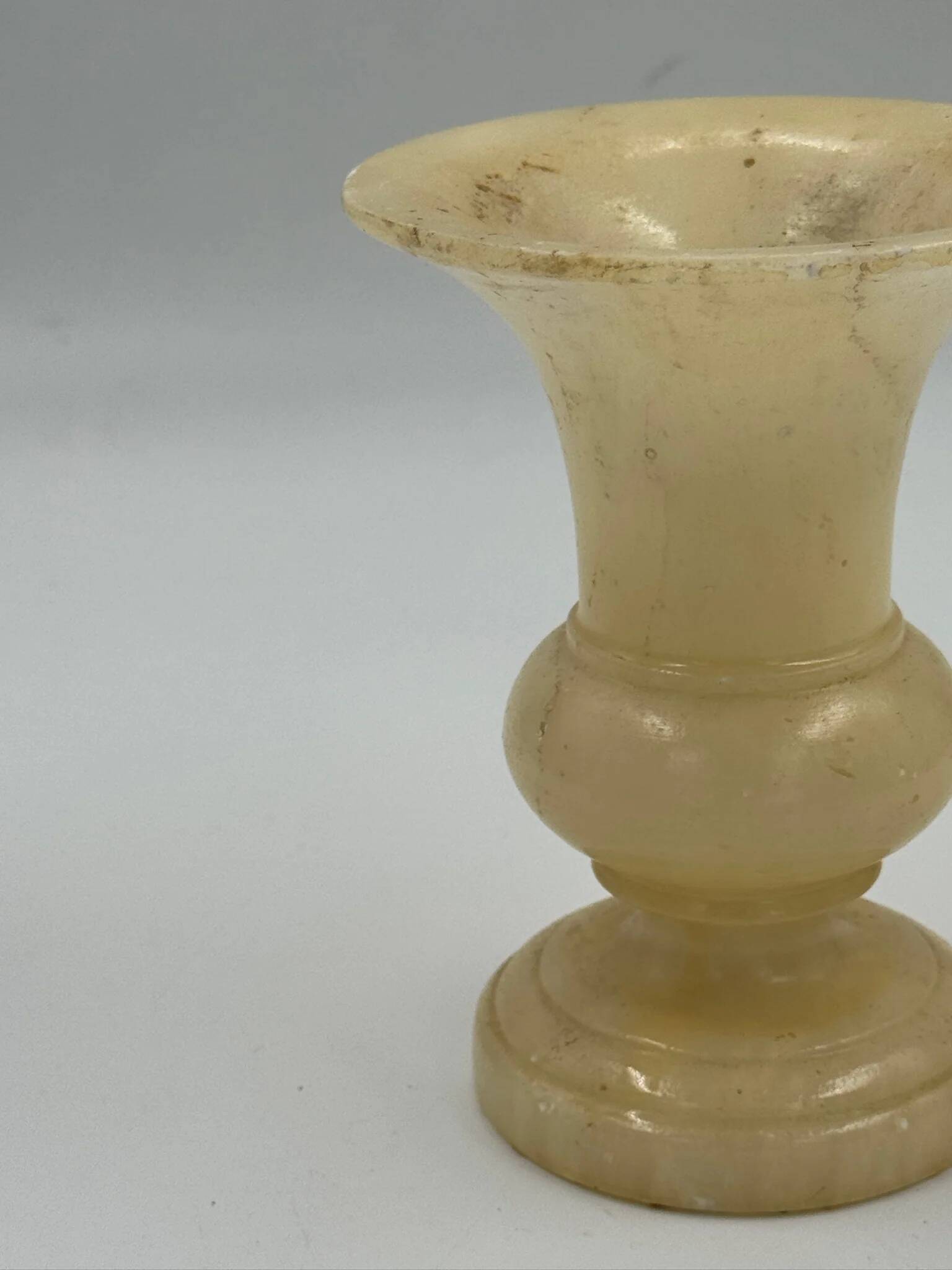 Vase vintage en albâtre