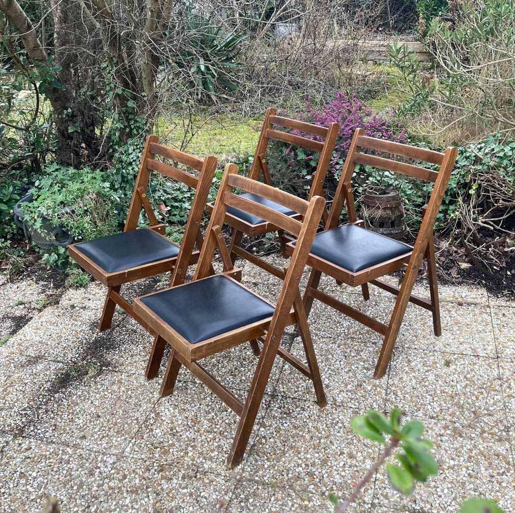 Set of 4 vintage folding chairs