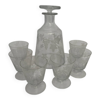 Carafe and six liqueur glasses